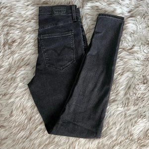 Levi's 720 Highrise Super Skinny Jeans